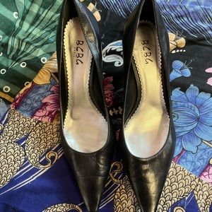 Black BCBG pointy toe pumps